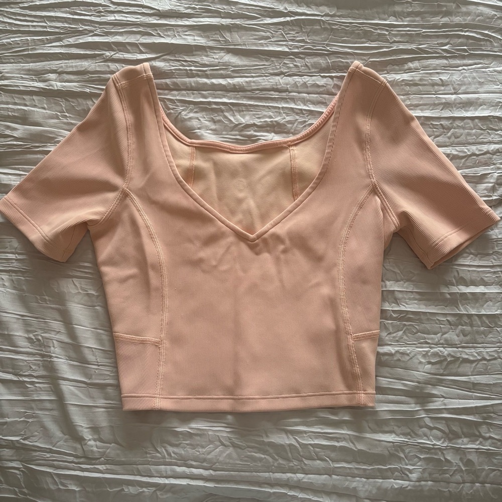 lululemon Crop Top size 2 XS Pink Clay Athleisureware - Picture 2 of 5